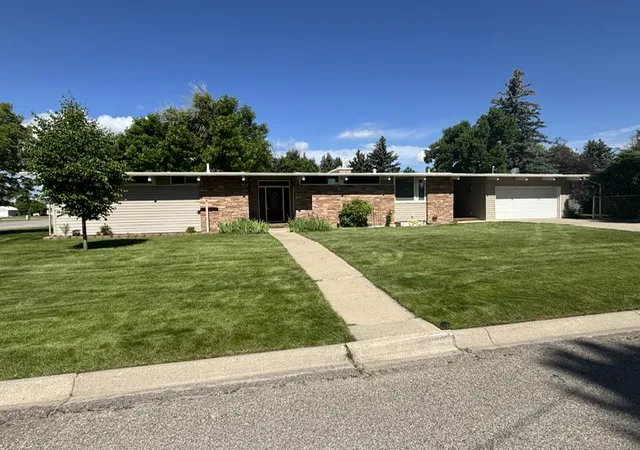 Photo 1 of Single family home for sale at 320 S Kansas St, Conrad, MT 59425 | MLS# 30074183 | Listing updated on 2026-09-01
