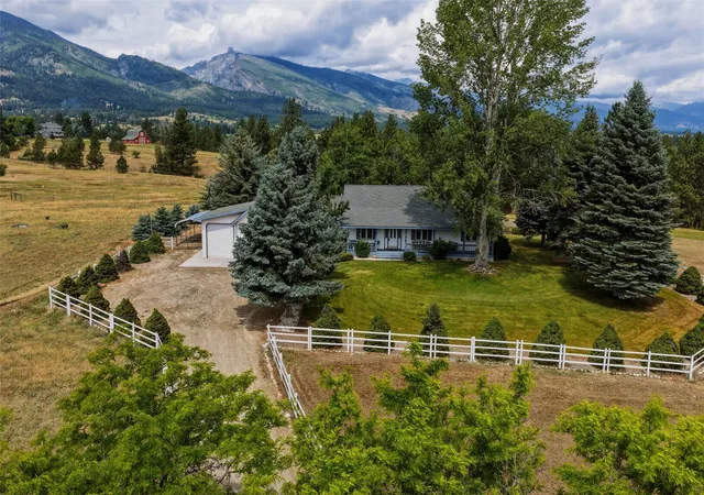 Photo 3 of Single family home for sale at 156 Denali St, Hamilton, MT 59840 | MLS# 30073986 | Listing updated on 2026-09-16