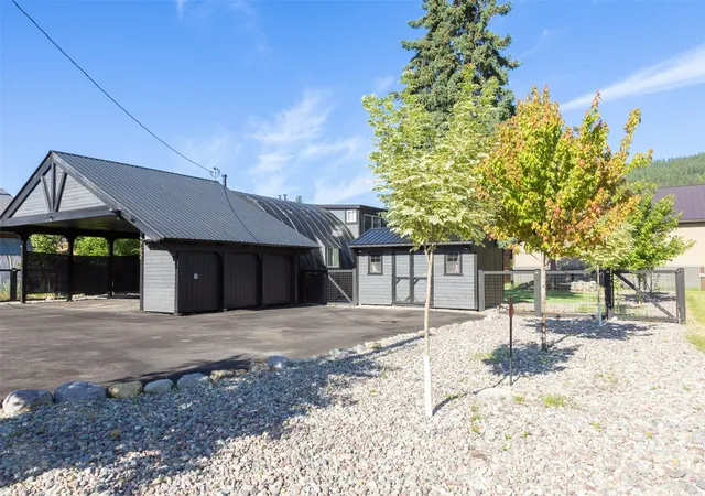 Photo 1 of Single family home for sale at 752 Patton Ln, Whitefish, MT 59937 | MLS# 30074081 | Listing updated on 2026-10-21