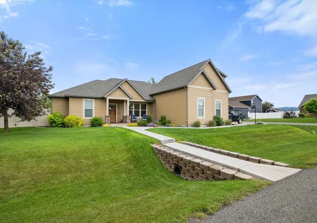 Photo 3 of Single family home for sale at 3807 Shenandoah Ln, Helena, MT 59602 | MLS# 30073297 | Listing updated on 2026-09-18