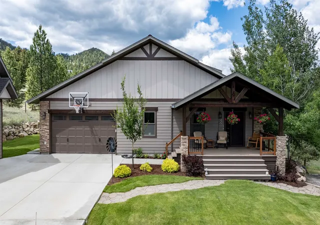 Photo 2 of Mansion for sale at 8 High View Rd, Clancy, MT 59634 | MLS# 30074358 | Listing updated on 2026-08-30
