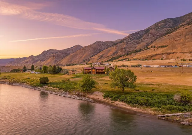 Photo 2 of Single family home for sale at 521 Us Hwy 89 S, Gardiner, MT 59030 | MLS# 30074131 | Listing updated on 2026-09-14