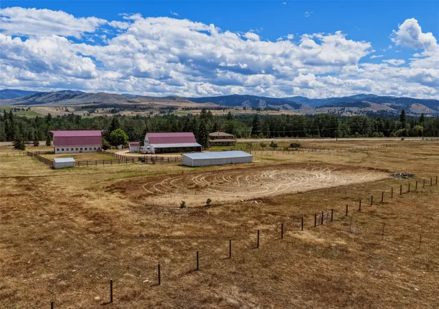 Photo 3 of Single family home for sale at 977 Us Hwy 93 S, Hamilton, MT 59840 | MLS# 30074483 | Listing updated on 2026-09-07