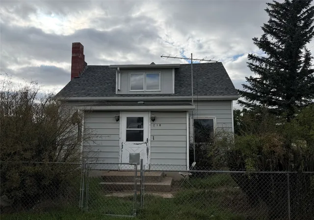 Photo 2 of Single family home for sale at 210 Church St, Sweet Grass, MT 59484 | MLS# 30074606 | Listing updated on 2026-09-15