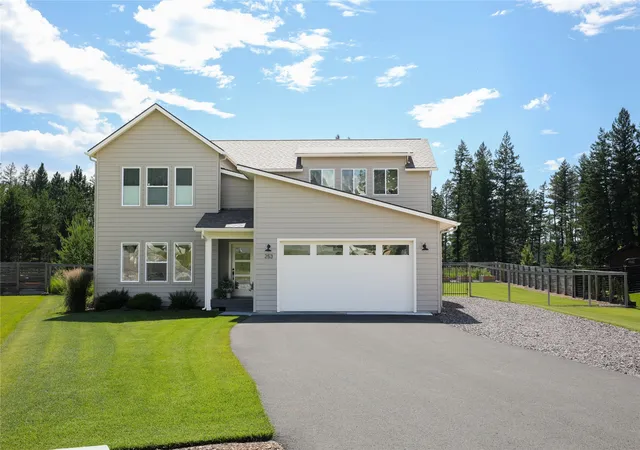 Photo 2 of Single family home for sale at 253 Bench Run, Columbia Falls, MT 59912 | MLS# 30074489 | Listing updated on 2026-10-03