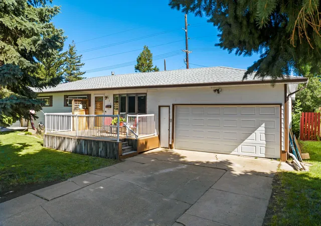 Photo 1 of Single family home for sale at 625 Riverview Dr E, Great Falls, MT 59404 | MLS# 30074717 | Listing updated on 2026-09-14