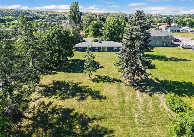 Photo 2 of Single family home for sale at 6 12th Avenue W, Polson, MT 59860 | MLS# 30074729 | Listing updated on 2026-09-17