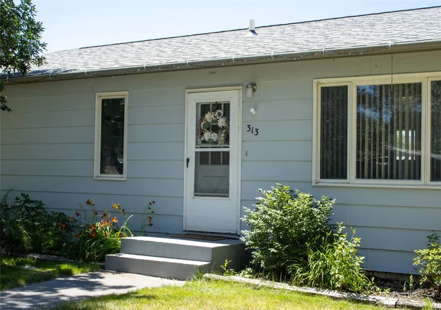 Photo 1 of Single family home for sale at 313 N Cherry St, Townsend, MT 59644 | MLS# 30074476 | Listing updated on 2026-09-15