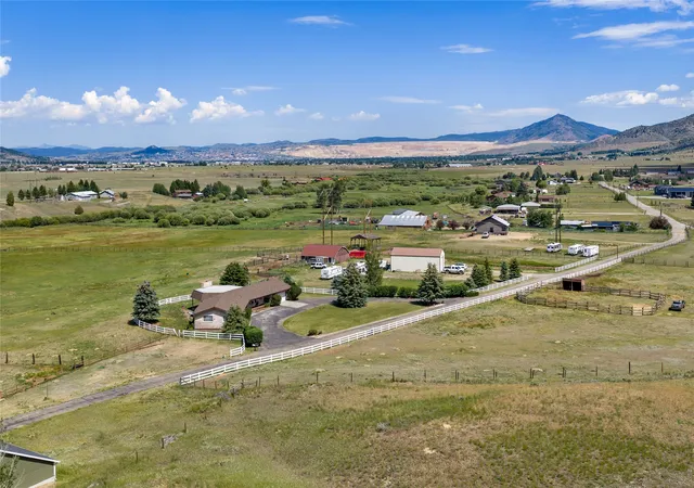 Photo 3 of Single family home for sale at 127 Low St, Butte, MT 59701 | MLS# 30074769 | Listing updated on 2026-09-17
