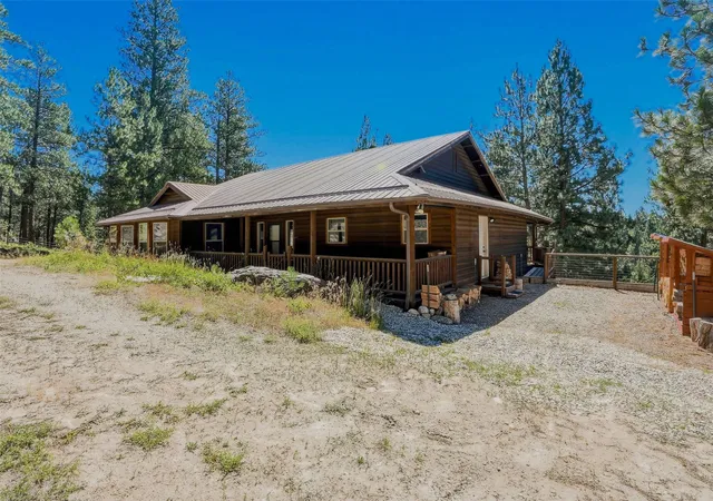 Photo 3 of Single family home for sale at 2108 Silver Ridge Rd, Hamilton, MT 59840 | MLS# 30074421 | Listing updated on 2026-09-18