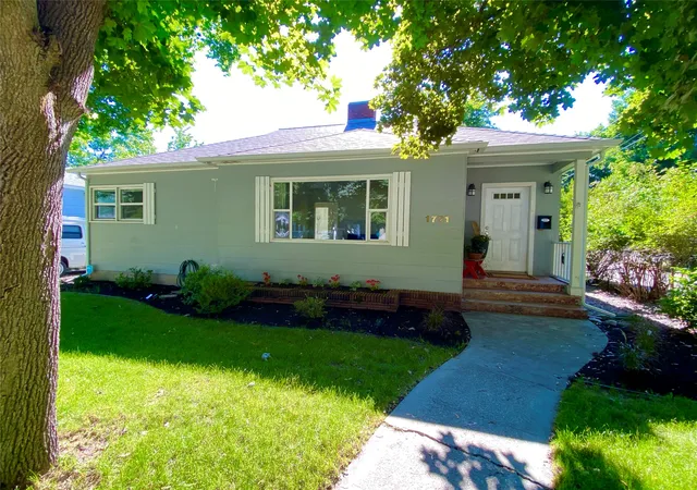 Photo 3 of Single family home for sale at 1721 Helen Ave, Missoula, MT 59801 | MLS# 30073911 | Listing updated on 2026-09-07