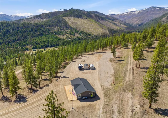 Photo 2 of Manufactured home for sale at 625 Bear Paw Trl, Superior, MT 59872 | MLS# 30074996 | Listing updated on 2026-08-31