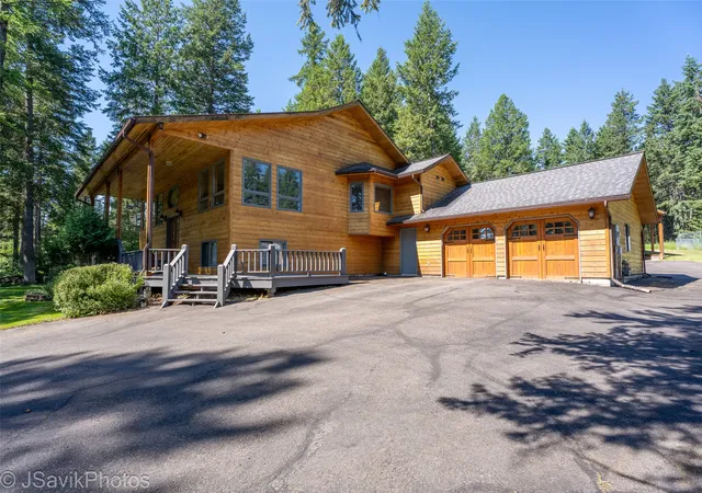 Photo 3 of Single family home for sale at 200 Whitetail Ln, Whitefish, MT 59937 | MLS# 30074891 | Listing updated on 2026-09-05