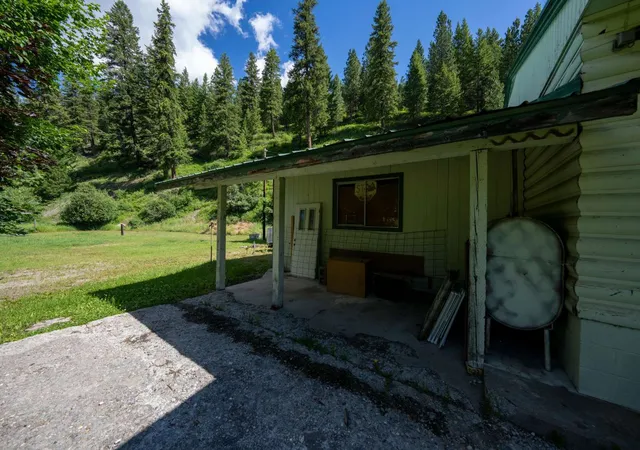 Photo 3 of Single family home for sale at 60295 Us Hwy 2, Libby, MT 59923 | MLS# 30075186 | Listing updated on 2026-09-16