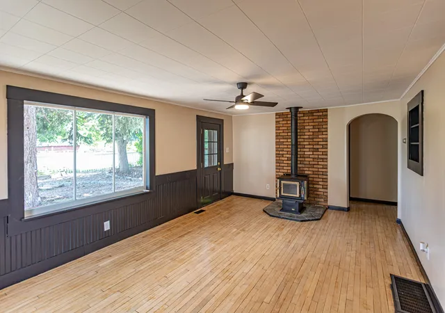 Photo 4 of Single family home for sale at 1217 10th Avenue SW, Great Falls, MT 59404 | MLS# 30075139 | Listing updated on 2026-08-31