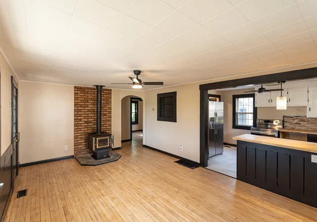 Photo 5 of Single family home for sale at 1217 10th Avenue SW, Great Falls, MT 59404 | MLS# 30075139 | Listing updated on 2026-08-31