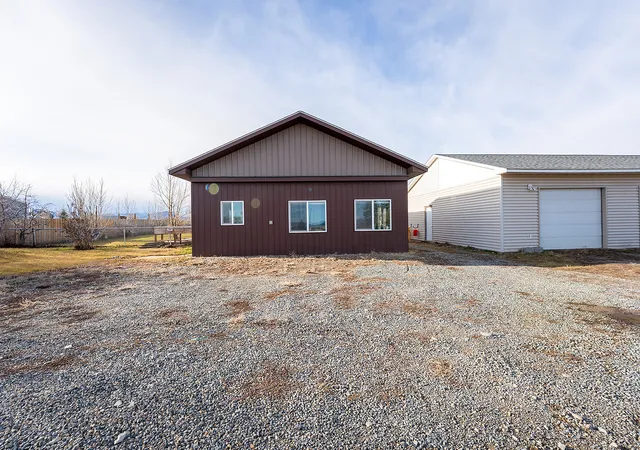 Photo 3 of Single family home for sale at 3562 Strandberg Dr, Helena, MT 59602 | MLS# 30075122 | Listing updated on 2026-09-10