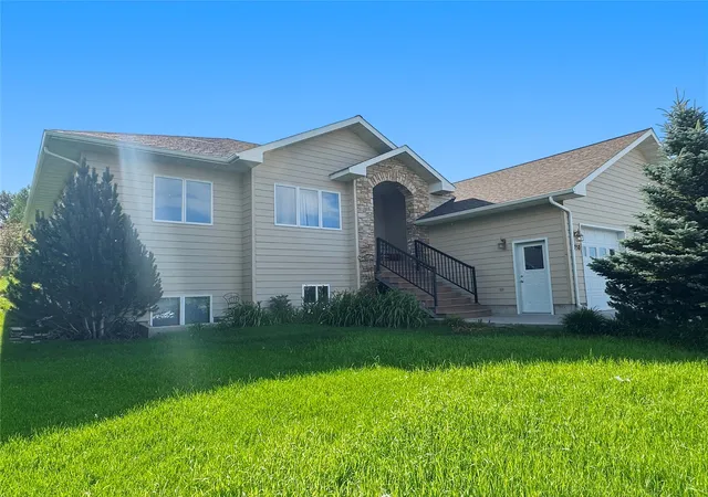 Photo 1 of Single family home for sale at 930 Spirit Dr, Shelby, MT 59474 | MLS# 30074662 | Listing updated on 2026-09-16