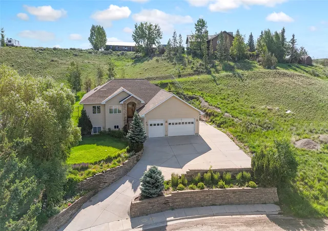 Photo 2 of Single family home for sale at 930 Spirit Dr, Shelby, MT 59474 | MLS# 30074662 | Listing updated on 2026-09-16