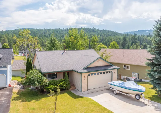 Photo 1 of Single family home for sale at 987 Electric Ave, Bigfork, MT 59911 | MLS# 30075303 | Listing updated on 2026-09-14
