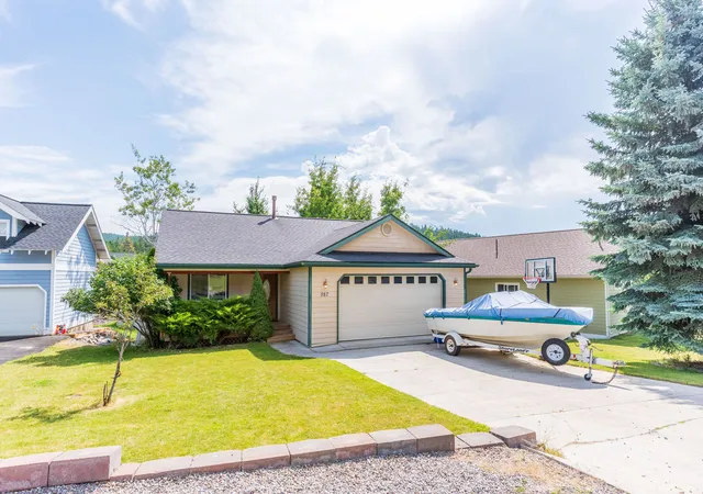 Photo 3 of Single family home for sale at 987 Electric Ave, Bigfork, MT 59911 | MLS# 30075303 | Listing updated on 2026-09-14