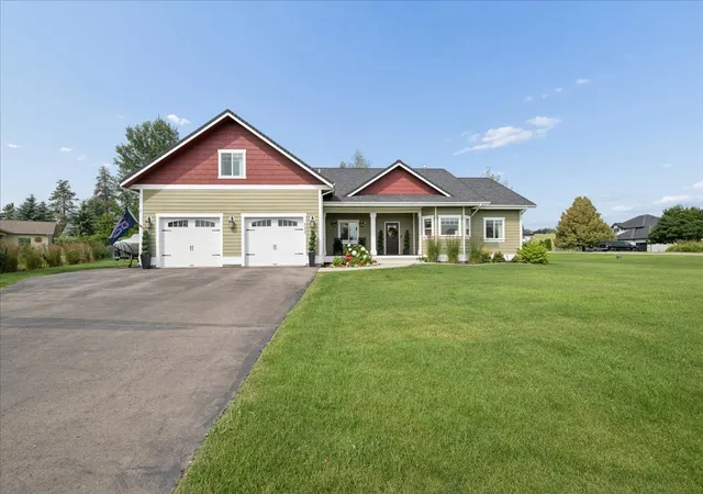 Photo 3 of Single family home for sale at 333 Stillwater Loop, Kalispell, MT 59901 | MLS# 30075425 | Listing updated on 2026-09-14