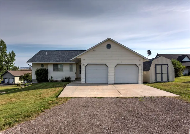 Photo 3 of Single family home for sale at 39445 Lakeview Dr, Polson, MT 59860 | MLS# 30074766 | Listing updated on 2026-09-16