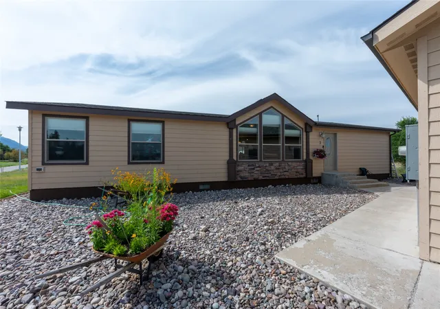 Photo 1 of Manufactured home for sale at 329 E Lynch St, Plains, MT 59859 | MLS# 30075358 | Listing updated on 2026-09-16