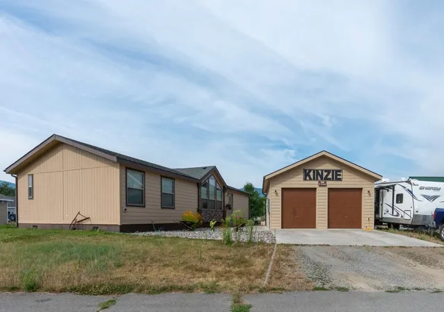 Photo 2 of Manufactured home for sale at 329 E Lynch St, Plains, MT 59859 | MLS# 30075358 | Listing updated on 2026-09-16