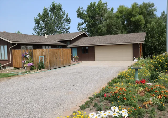 Photo 3 of Single family home for sale at 211 Illinois Ave, Valier, MT 59486 | MLS# 30075308 | Listing updated on 2026-09-03