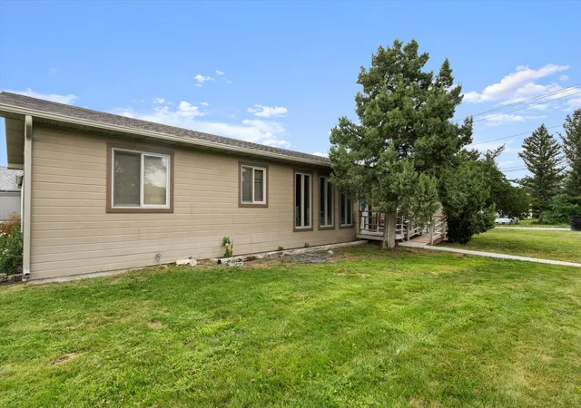 Photo 3 of Single family home for sale at 400 N Oak St, Townsend, MT 59644 | MLS# 30075363 | Listing updated on 2026-09-18