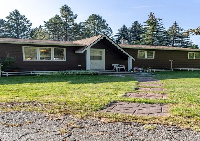 Photo 2 of Single family home for sale at 109 Canyon Crk Dr, Hamilton, MT 59840 | MLS# 30075658 | Listing updated on 2026-09-18