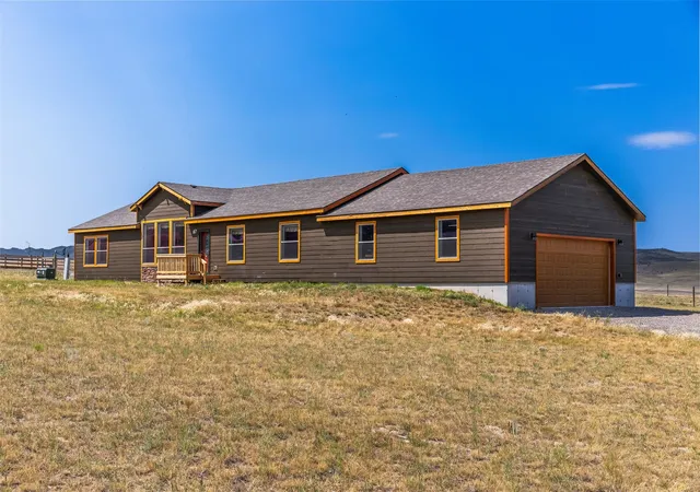Photo 4 of Single family home for sale at 110 Buffalo Trl, Livingston, MT 59047 | MLS# 30075516 | Listing updated on 2026-08-30