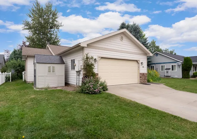 Photo 2 of Single family home for sale at 32 Windward Loop, Kalispell, MT 59901 | MLS# 30074283 | Listing updated on 2026-09-06