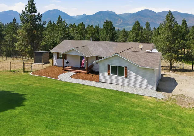 Photo 2 of Single family home for sale at 456 Sapphire Ln, Stevensville, MT 59870 | MLS# 30074038 | Listing updated on 2026-09-18