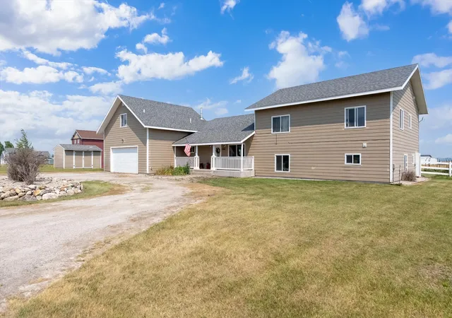Photo 4 of Single family home for sale at 1089 Stonefield Ln, Kalispell, MT 59901 | MLS# 30075708 | Listing updated on 2026-09-22