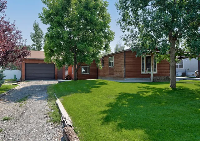 Photo 2 of Manufactured home for sale at 4501 Woodchuck Dr, Helena, MT 59602 | MLS# 30075764 | Listing updated on 2026-09-12