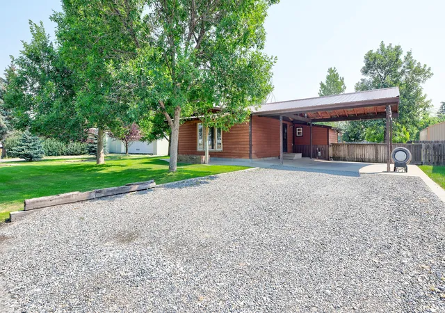 Photo 3 of Manufactured home for sale at 4501 Woodchuck Dr, Helena, MT 59602 | MLS# 30075764 | Listing updated on 2026-09-12