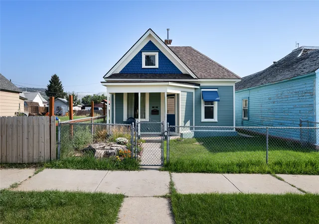 Photo 2 of Single family home for sale at 812 E 5th Street, Anaconda, MT 59711 | MLS# 30075774 | Listing updated on 2026-09-18