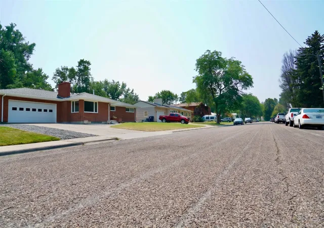 Photo 3 of Single family home for sale at 609 Alice Dr, Great Falls, MT 59405 | MLS# 30075986 | Listing updated on 2026-09-13