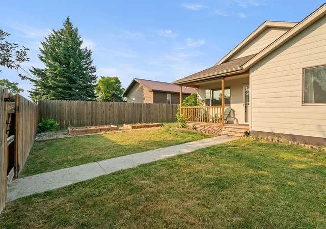 Photo 3 of Single family home for sale at 409 N Oak St, Townsend, MT 59644 | MLS# 30076053 | Listing updated on 2026-09-18