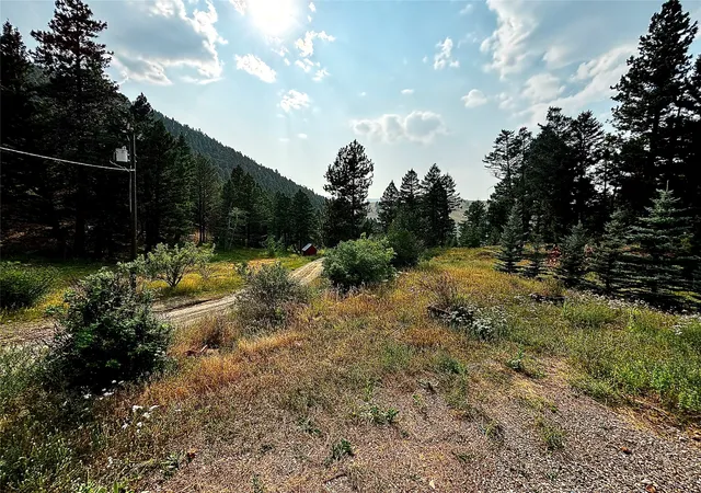 Photo 4 of Manufactured home for sale at 21 Platt Gulch Rd, Jefferson City, MT 59638 | MLS# 30076045 | Listing updated on 2026-09-14