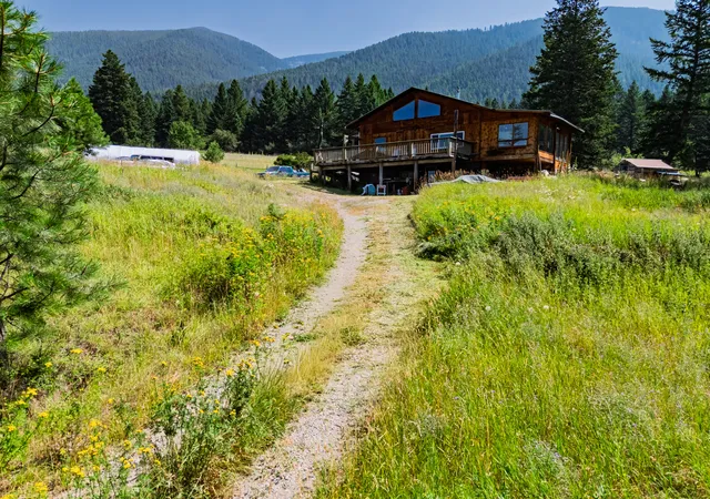Photo 1 of Single family home for sale at 526 Stoddard Ranch Rd, Eureka, MT 59917 | MLS# 30075369 | Listing updated on 2026-08-31