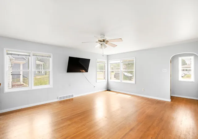 Photo 3 of Single family home for sale at 1819 6th Avenue S, Great Falls, MT 59405 | MLS# 30076069 | Listing updated on 2026-09-14