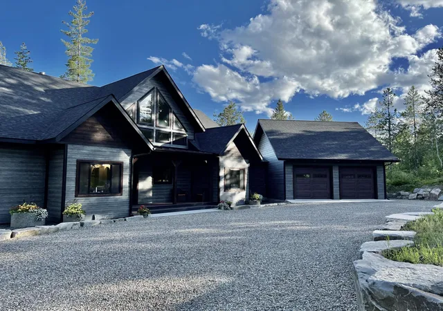 Photo 1 of Single family home for sale at 250 Bull Moose Trl, Columbia Falls, MT 59912 | MLS# 30075246 | Listing updated on 2026-10-05