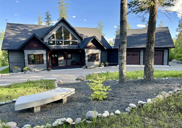 Photo 2 of Single family home for sale at 250 Bull Moose Trl, Columbia Falls, MT 59912 | MLS# 30075246 | Listing updated on 2026-10-05