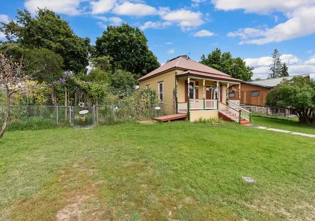 Photo 2 of Single family home for sale at 508 W Preston Ave, Thompson Falls, MT 59873 | MLS# 30076046 | Listing updated on 2026-09-15