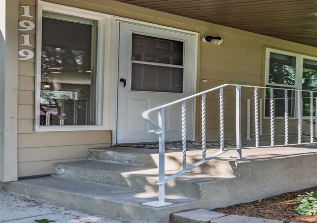 Photo 3 of Single family home for sale at 1919 5th Avenue, Helena, MT 59601 | MLS# 30075925 | Listing updated on 2026-09-08