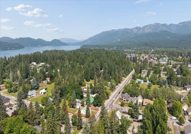 Photo 1 of Single family home for sale at 302 Wisconsin Ave, Whitefish, MT 59937 | MLS# 30076114 | Listing updated on 2026-09-14