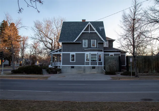 Photo 3 of Single family home for sale at 1400 2nd Avenue N, Great Falls, MT 59401 | MLS# 30074217 | Listing updated on 2026-09-14